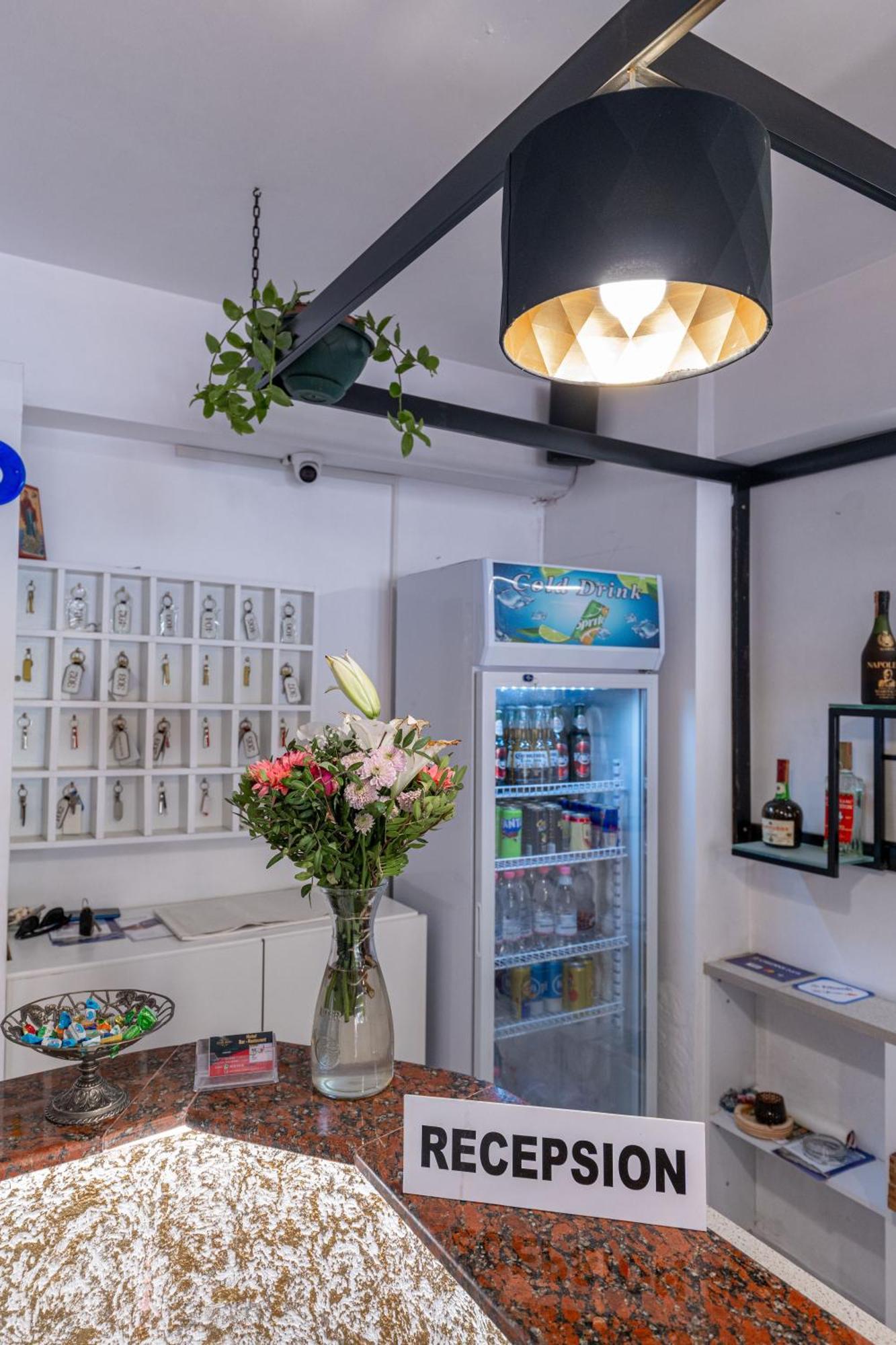 Hotel Elite Sarandë 외부 사진